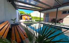 Villa Dambo mit Pool , 4 Sterne